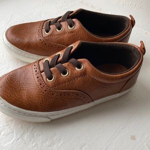 Old Navy Pleather Boat sneakers/Shoes